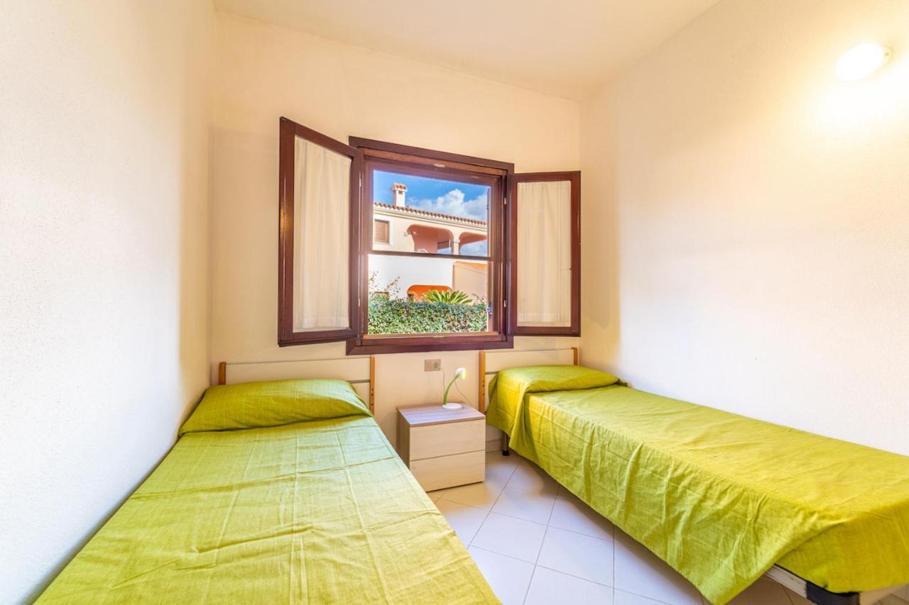 Iss Travel, Ambra Apartments - 800 M From La Cinta Beach San Teodoro  Bagian luar foto