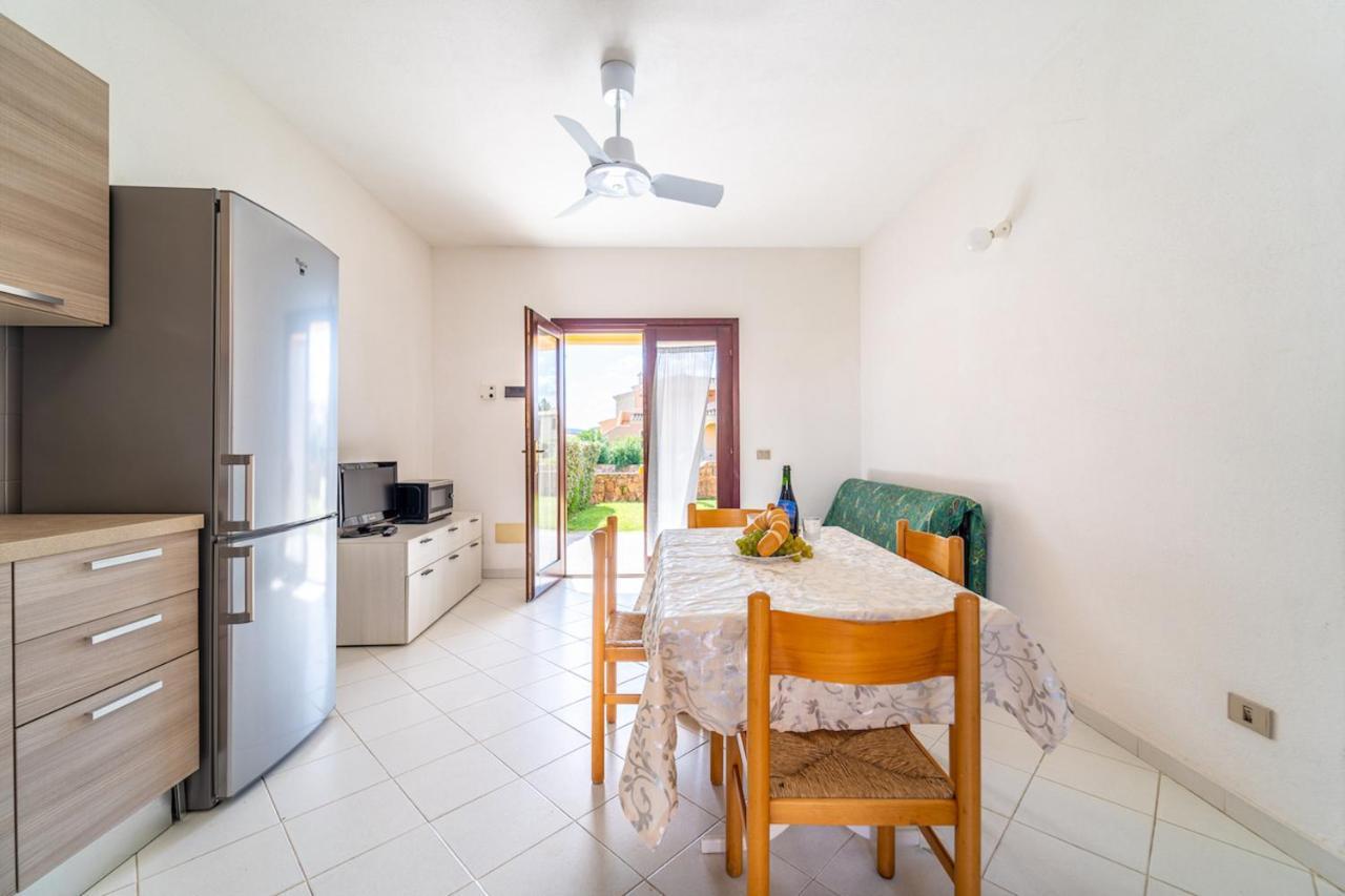 Iss Travel, Ambra Apartments - 800 M From La Cinta Beach San Teodoro  Bagian luar foto